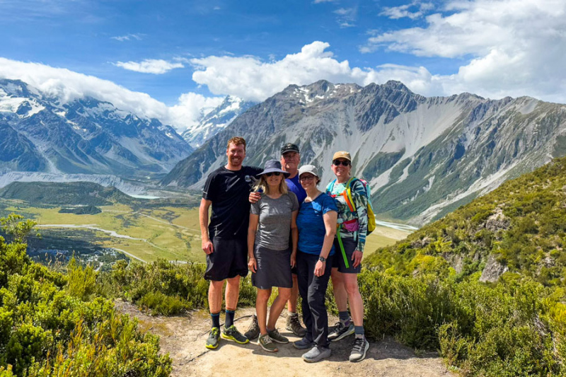 guide ryan with group hiking red tarns mt cook national park